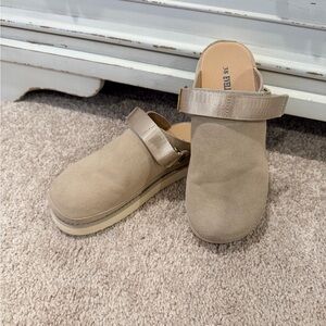 Women's Tan Slip-On Shoes